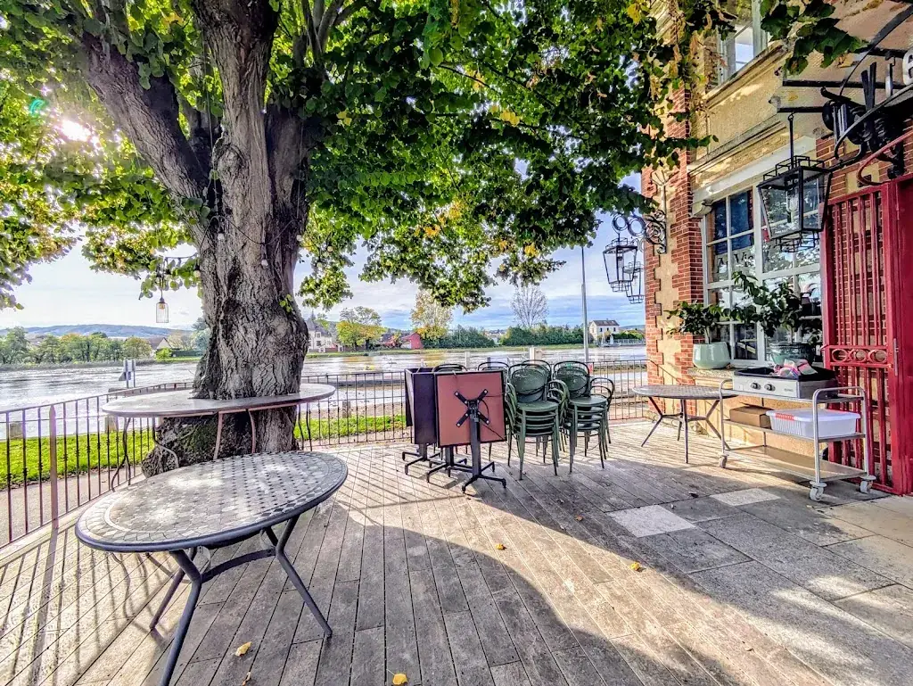 Le Vieux Tilleul ristorante a Villeneuve-sur-Yonne