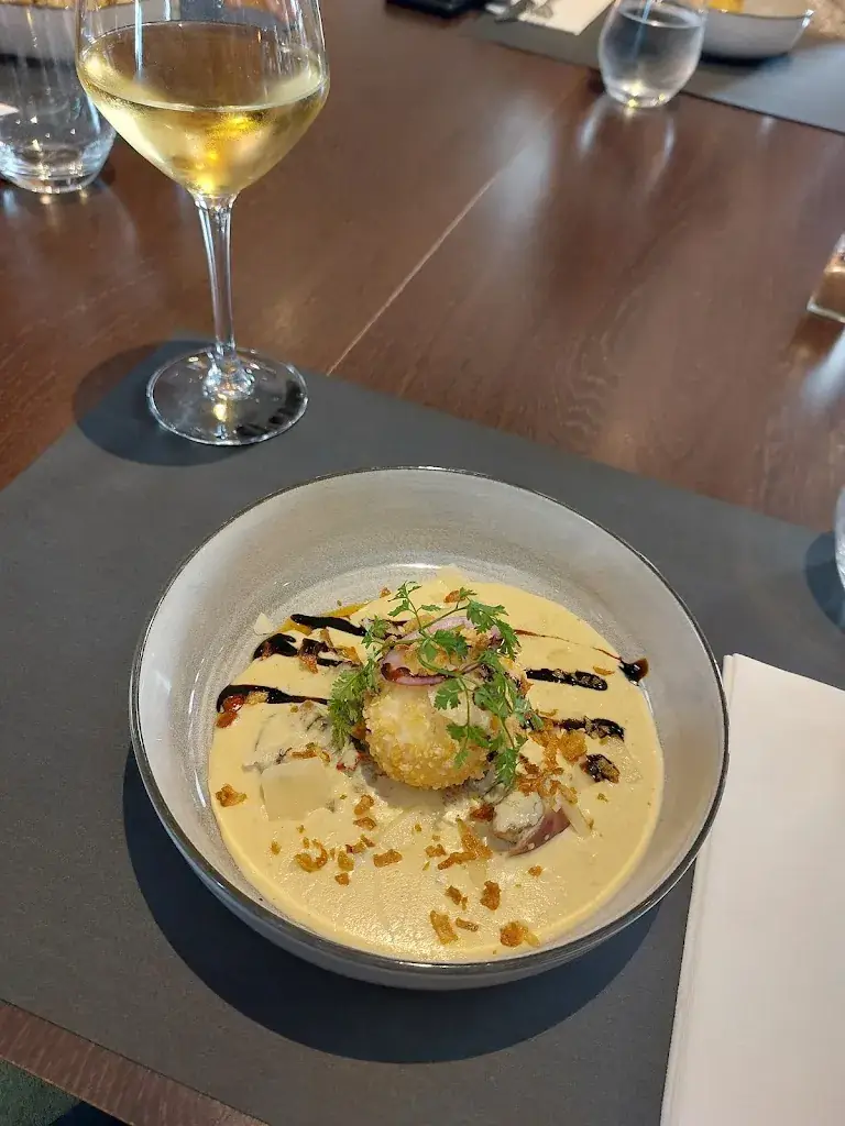 Maëlys DROUYER_La table d'Hippolyte_Cesson-Sévigné_review