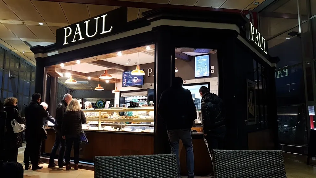 PAUL Restaurant in Alixan