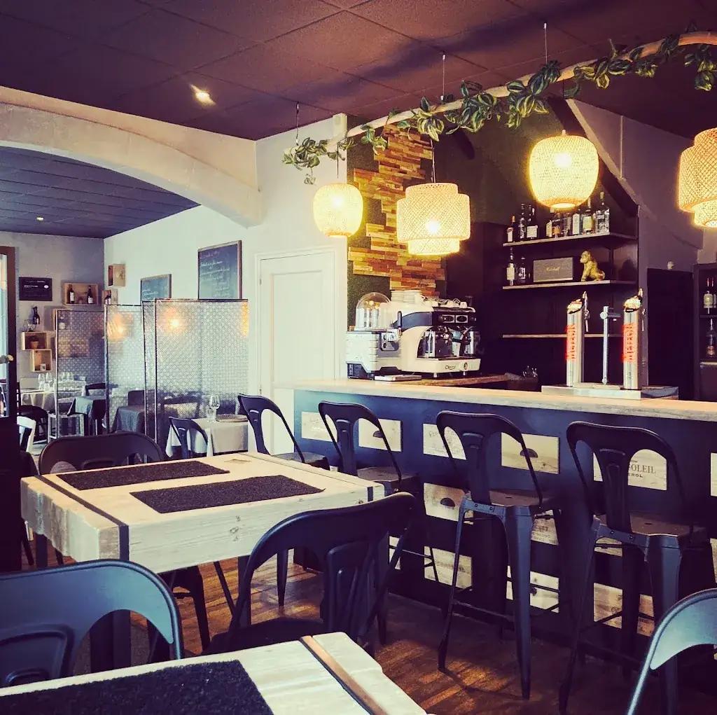 Le cheval Blanc Resto Bistrot - Bar restaurant in Argentré-du-Plessis