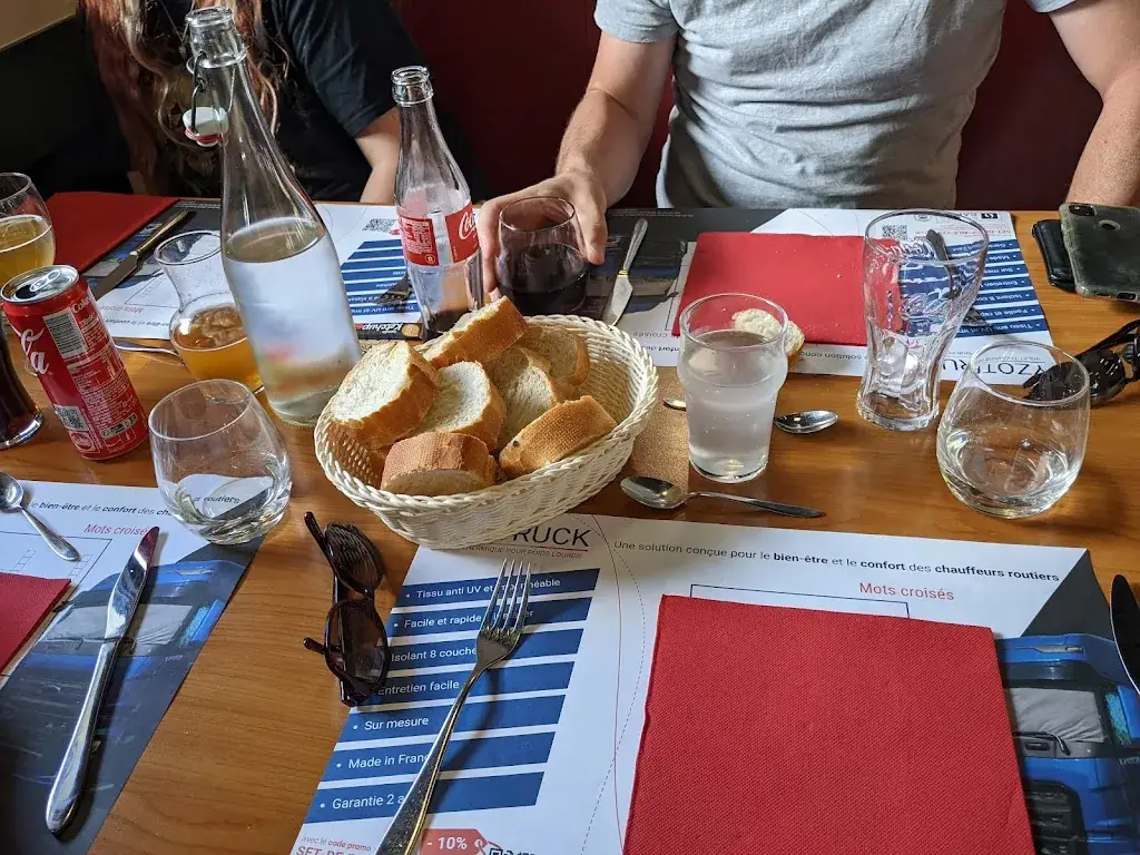 Lindsey Neil_La P'tite Fringale_Étrelles_review