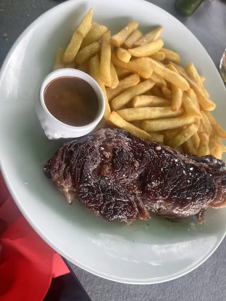 dan ca_La P'tite Fringale_Étrelles_review