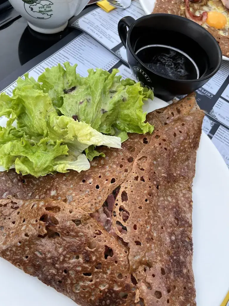 Ines_Crêperie Les Logoden_Arradon_review