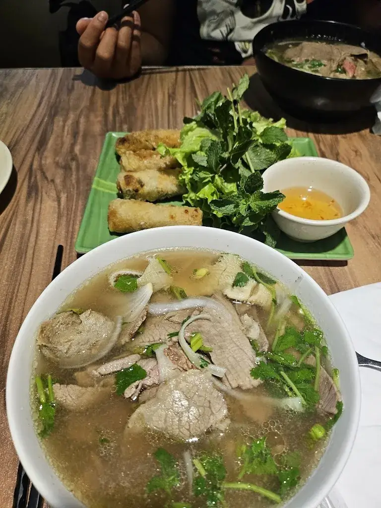 Sophie Wong_Pho Quynh_Torcy_review