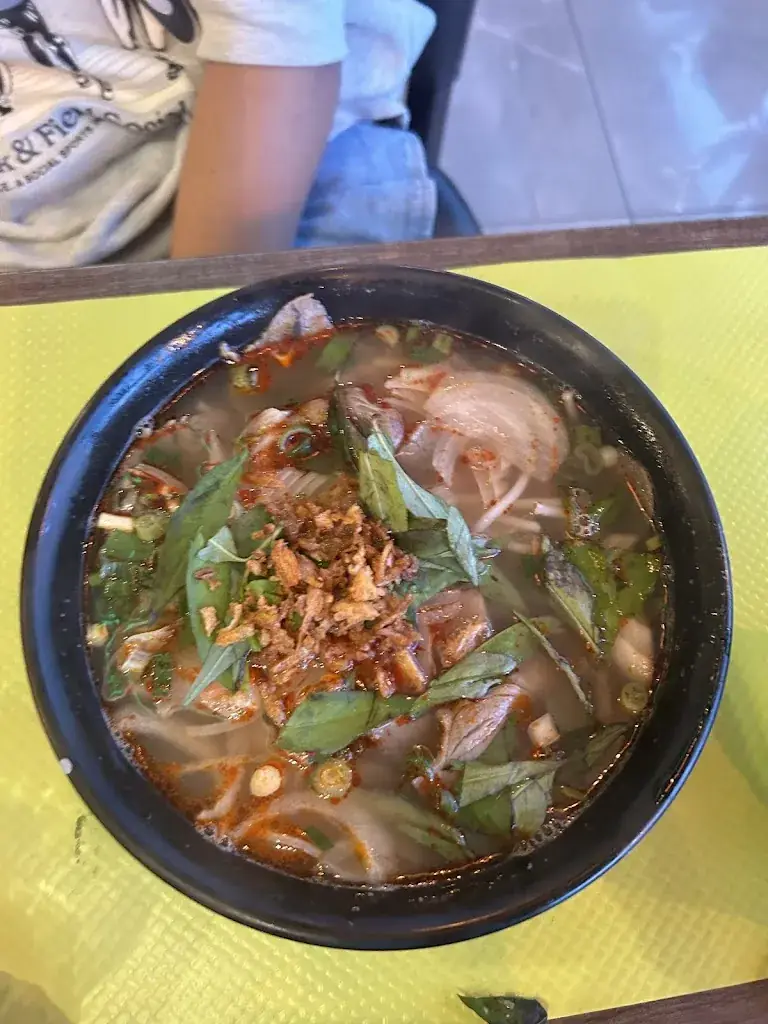 Ly Nguyen_Nhu Y Restaurant_Torcy_review
