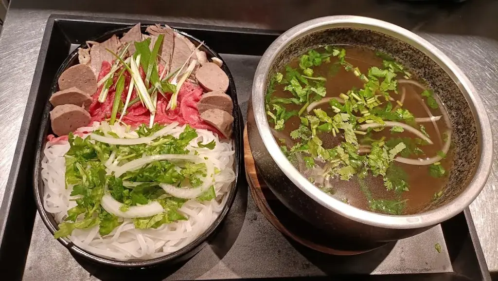 Nhu Y Restaurant_Torcy_slider_image_3