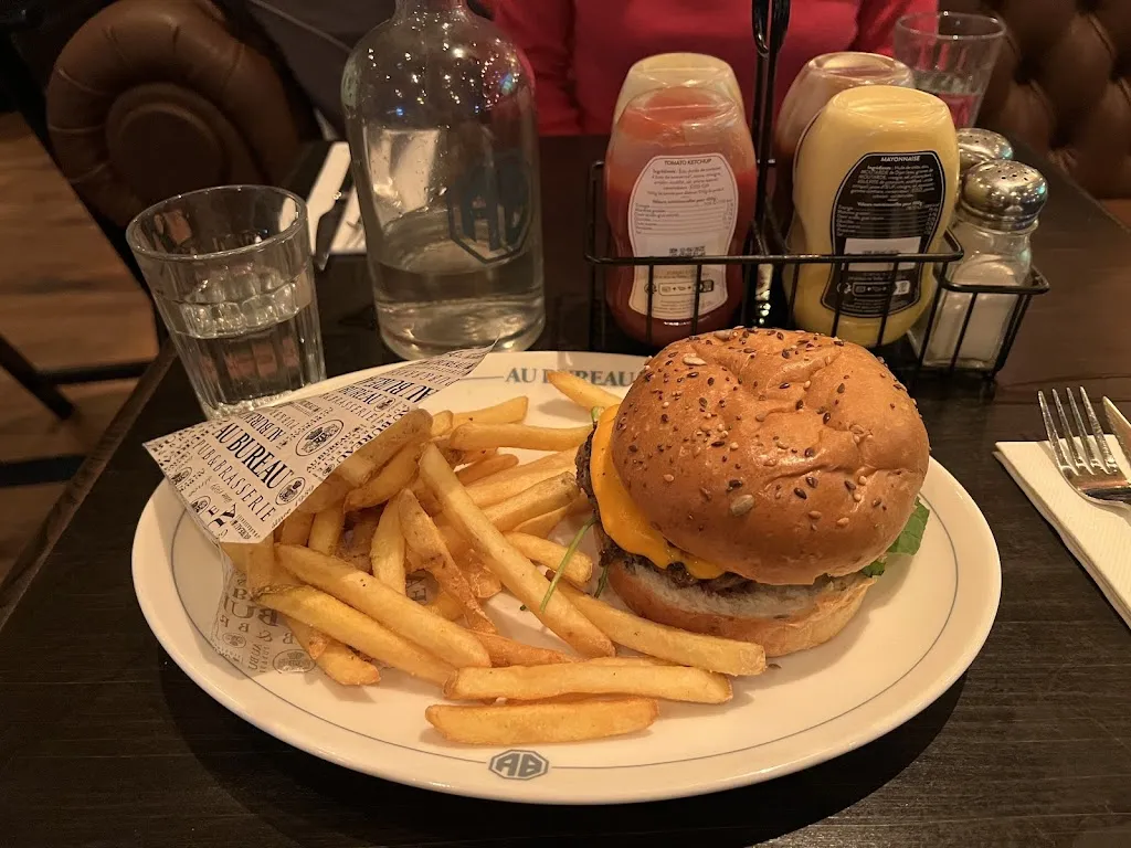 Simone Possamai_Au Bureau_Torcy_review