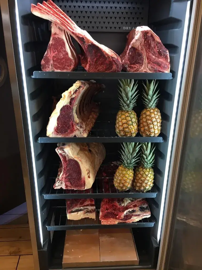 Le Tarsa Grill Restaurant in Torcy