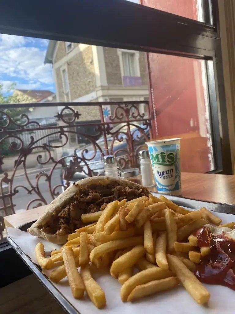 Shaima Hamad_Galatasaray_Torcy_review