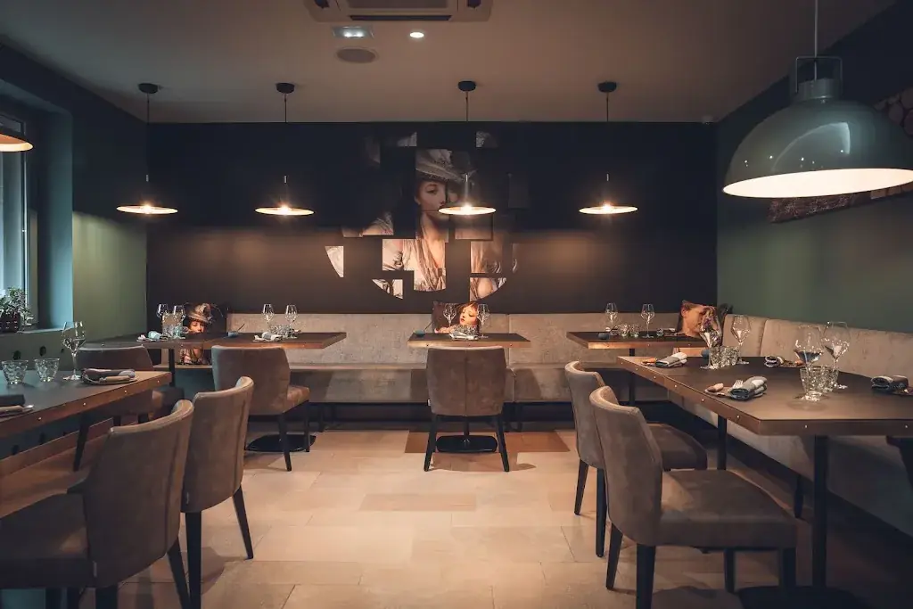 Maison Greuze Le Bouchon Bourguignon_Tournus_slider_image_1