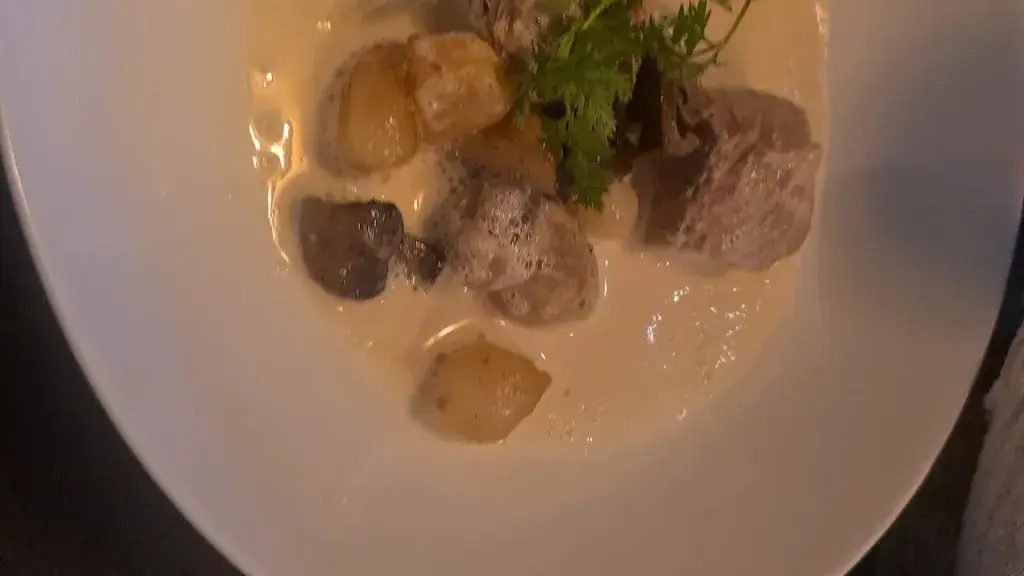 Maison Greuze Le Bouchon Bourguignon_Tournus_slider_image_2