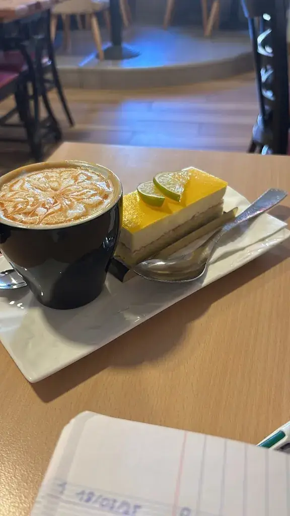 Ornella_LA BOULANGE CAFE_Bernin_review