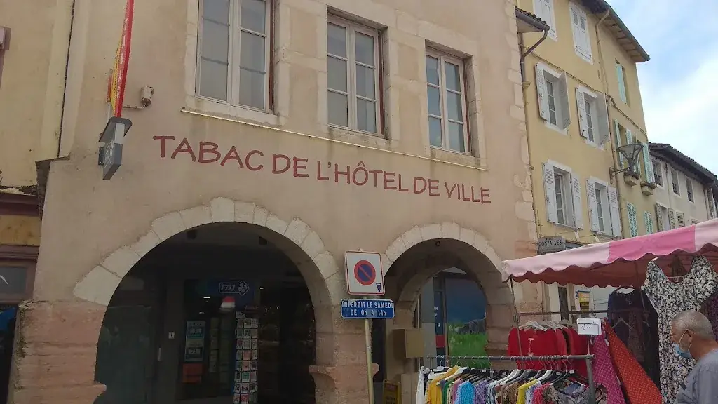 Bar De L'Hôtel De Ville restaurant in Tournus
