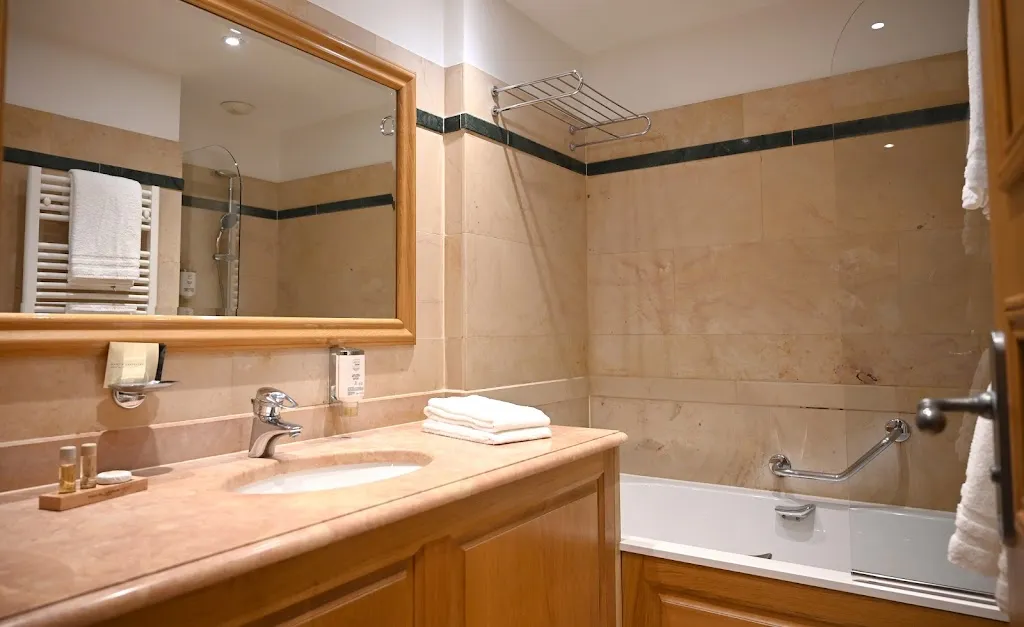 Hotel Le Rempart_Tournus_slider_image_3