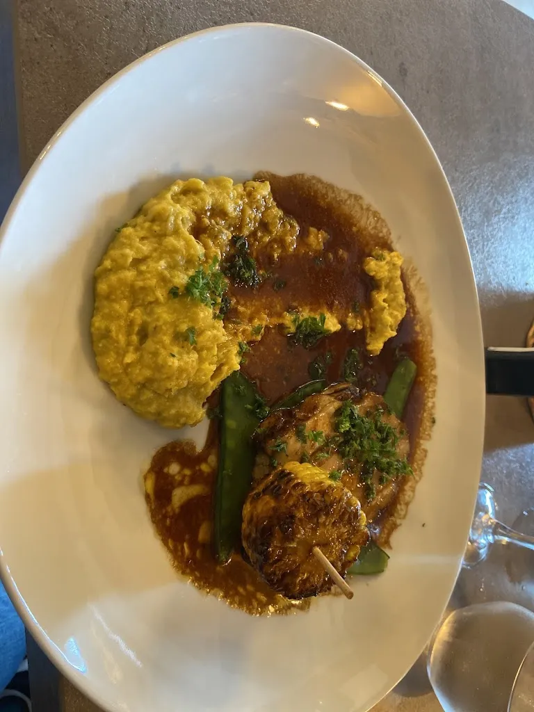 chiel voswijk_Bar des Arcades_Tournus_review