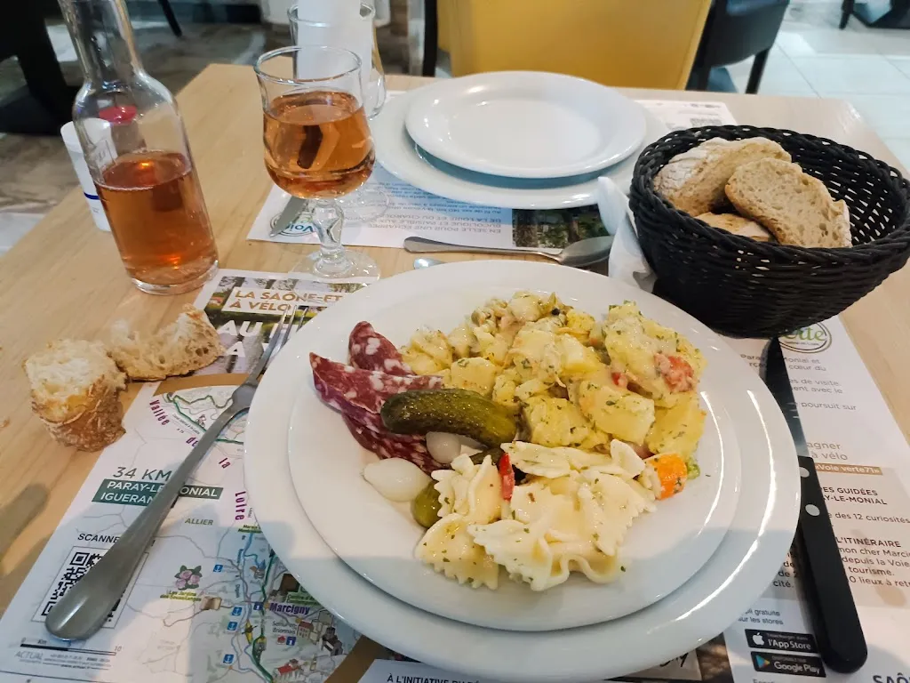 Les Amis de la Route_Uchizy_slider_image_2