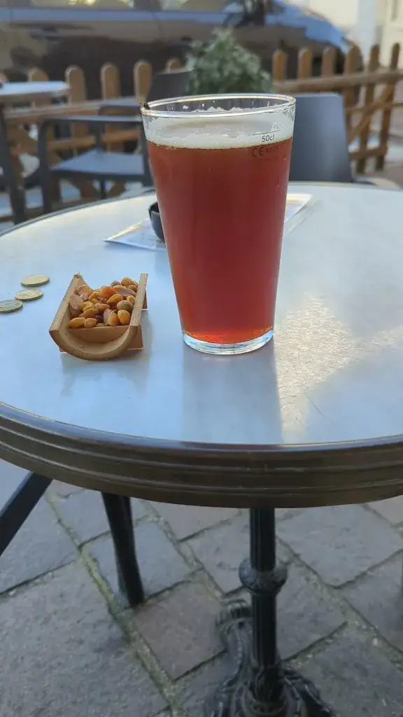 L' Ambonpoint_Ambon_slider_image_2