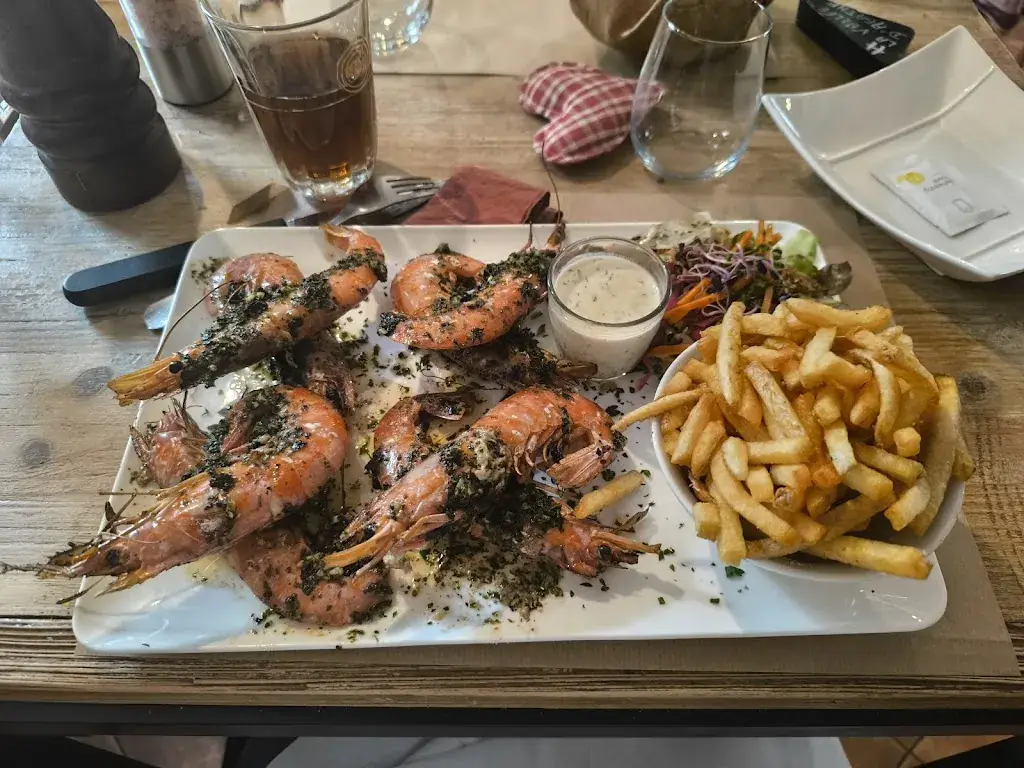 Rozenn Ruen_ENTRE-NOUS PIZZA AMBON_Ambon_review