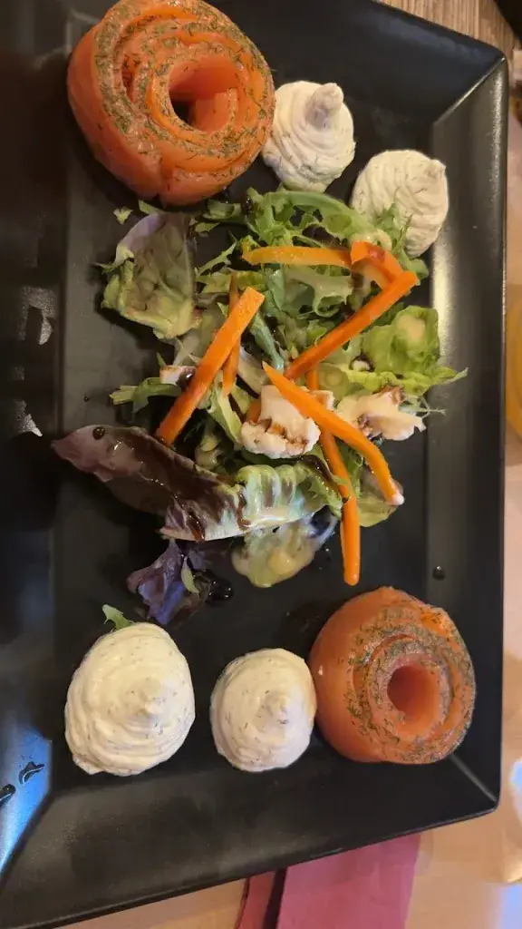 Laura Hemon_ENTRE-NOUS PIZZA AMBON_Ambon_review