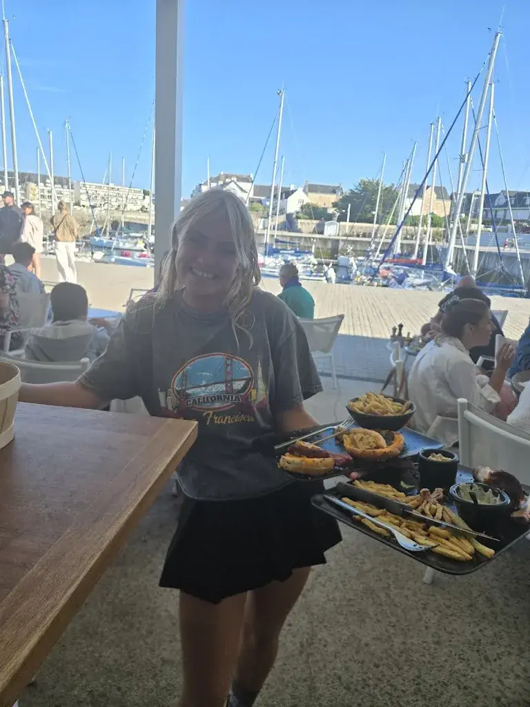 Lee Apse_La Base_Quiberon_review