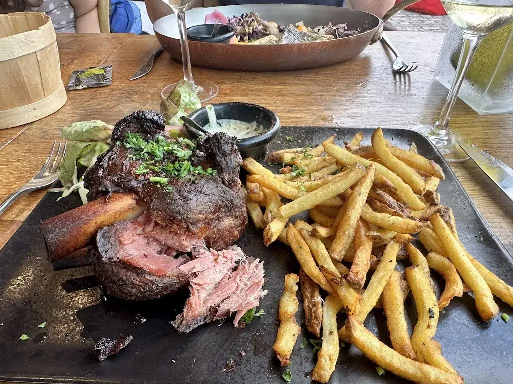 Paul Keir_La Base_Quiberon_review