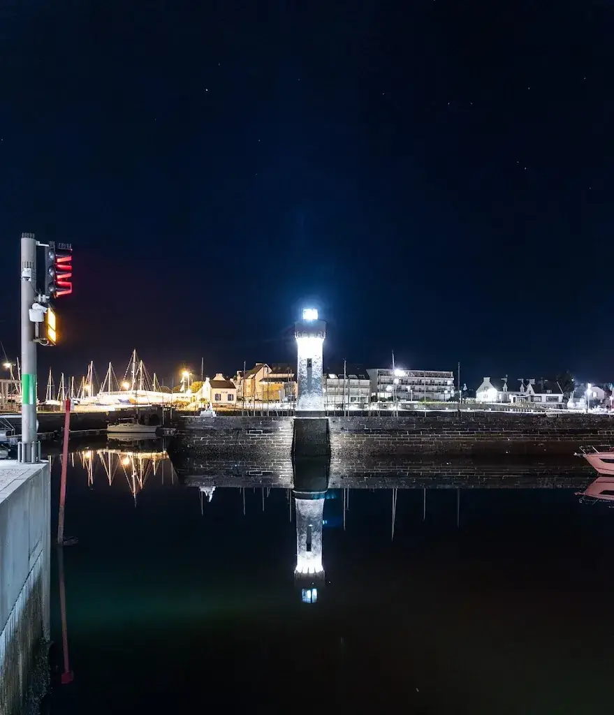 Ian Robertson_La Base_Quiberon_review