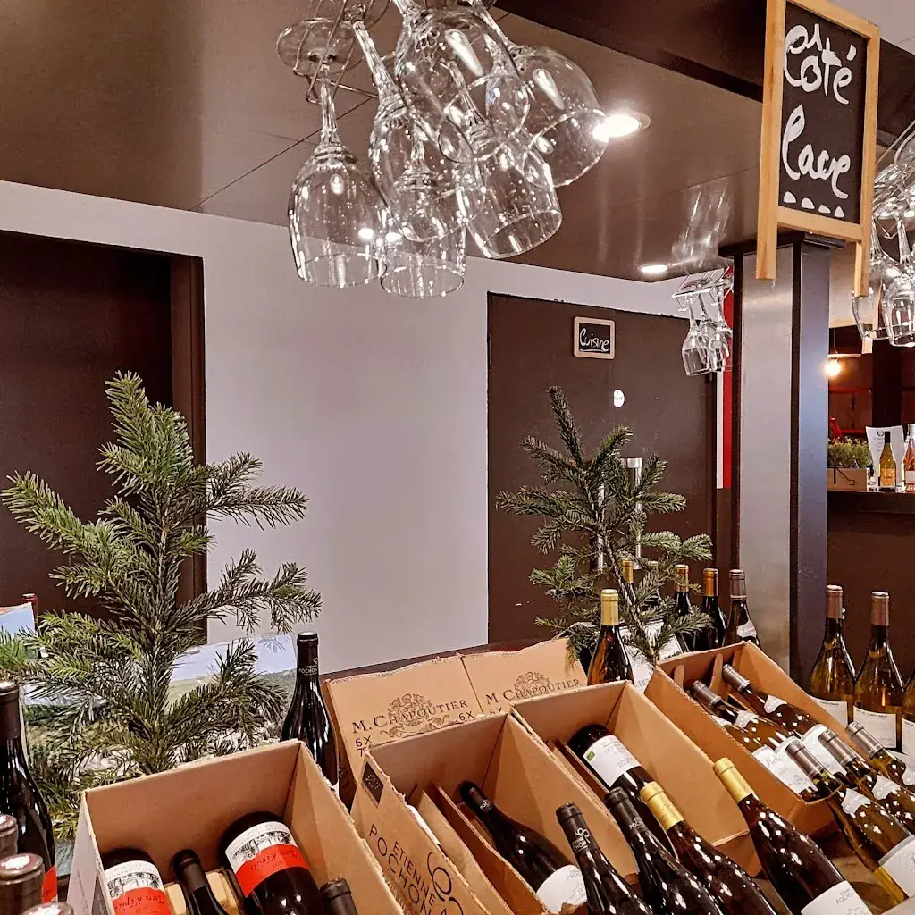 Le Maxime's Restaurant in Alixan