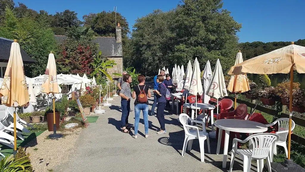 Le moulin de la forêt Restaurant in Bazouges-la-Pérouse