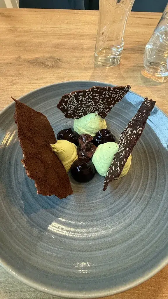 MikE Mad_Racine carrée_Beaucé_review