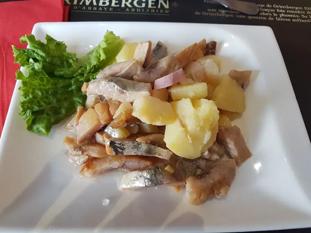 Le Bouche à Oreille restaurant in Balazé