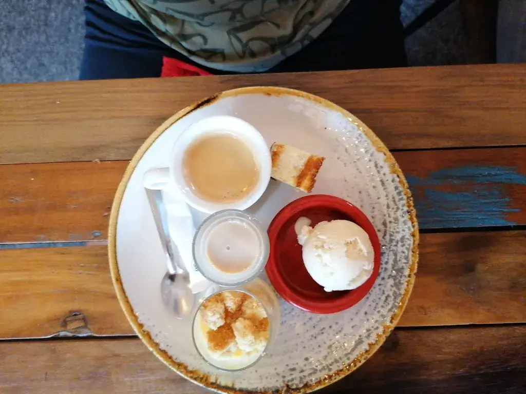 lydie B_Le Brin De Bretagne_Bain-de-Bretagne_review