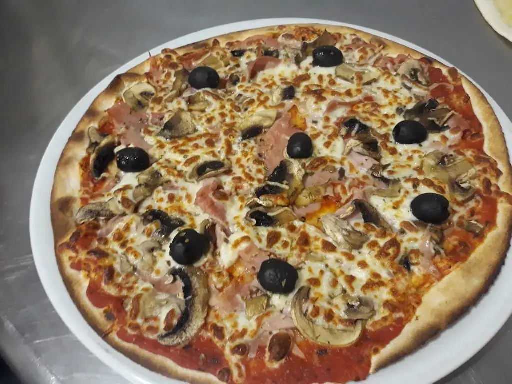 Pizzeria l'olivier_Bain-de-Bretagne_slider_image_2