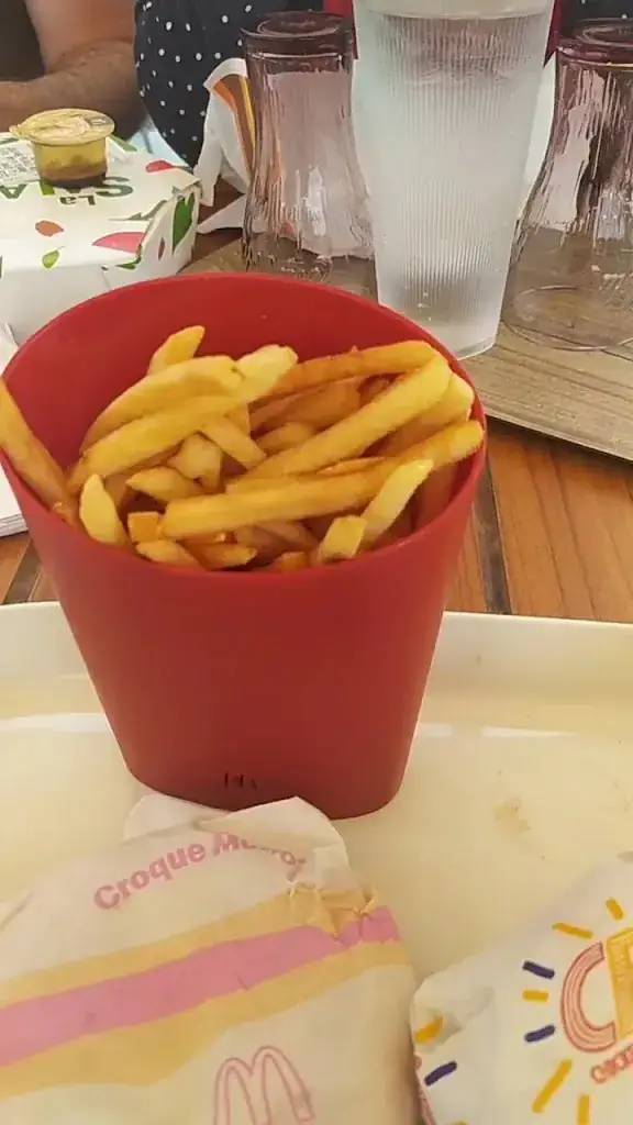 McDonald's_Bain-de-Bretagne_slider_image_2