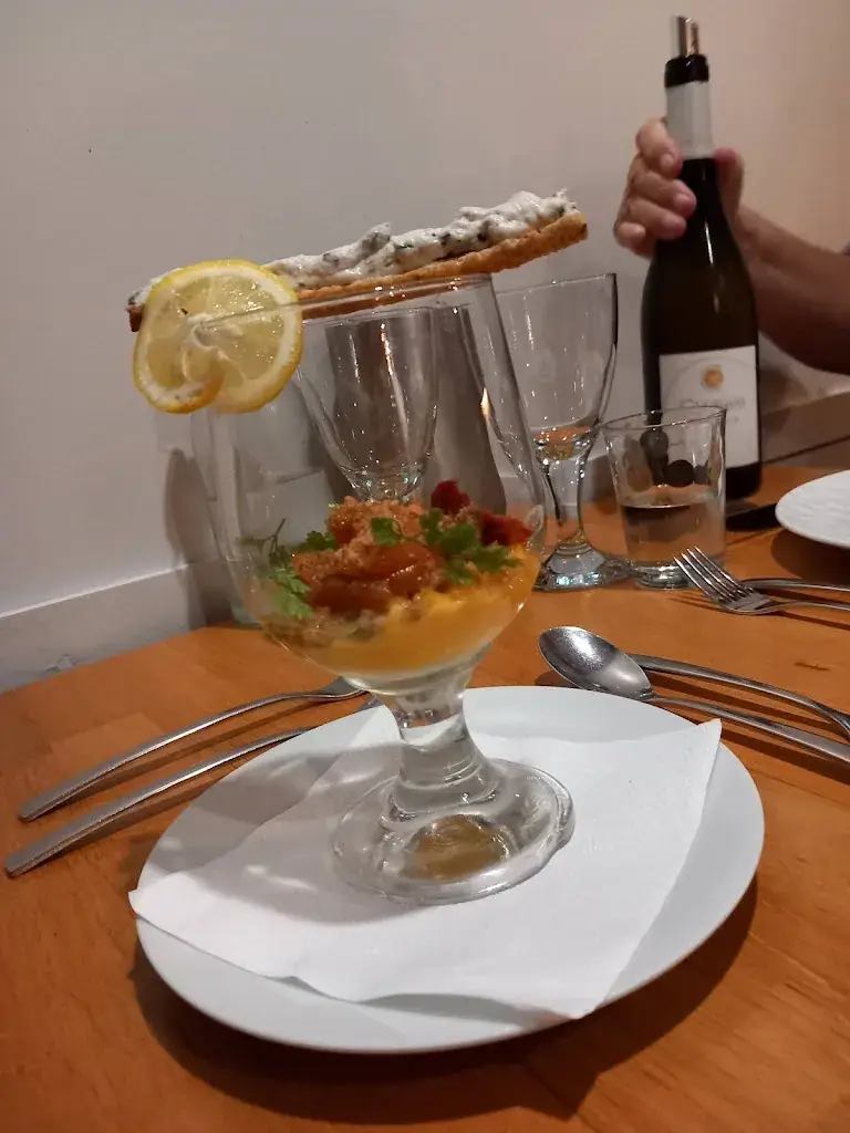 sheila downing_Le Chaudron_Auray_review