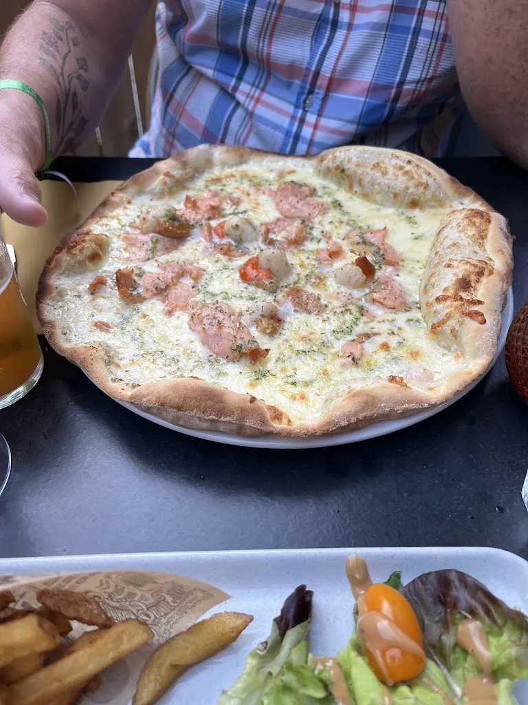 Valérie Auffret_Restaurant Brasserie Pizzeria Le MIDWAY_Auray_review