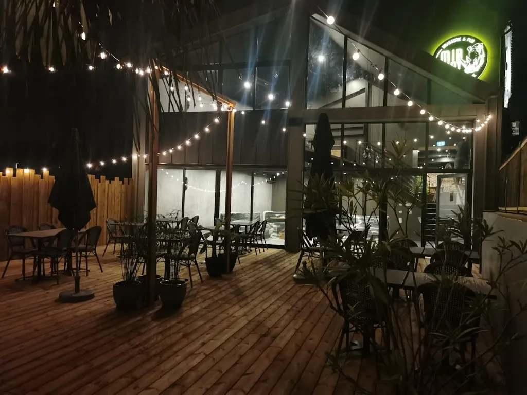 Restaurant Brasserie Pizzeria Le MIDWAY restaurant in Auray