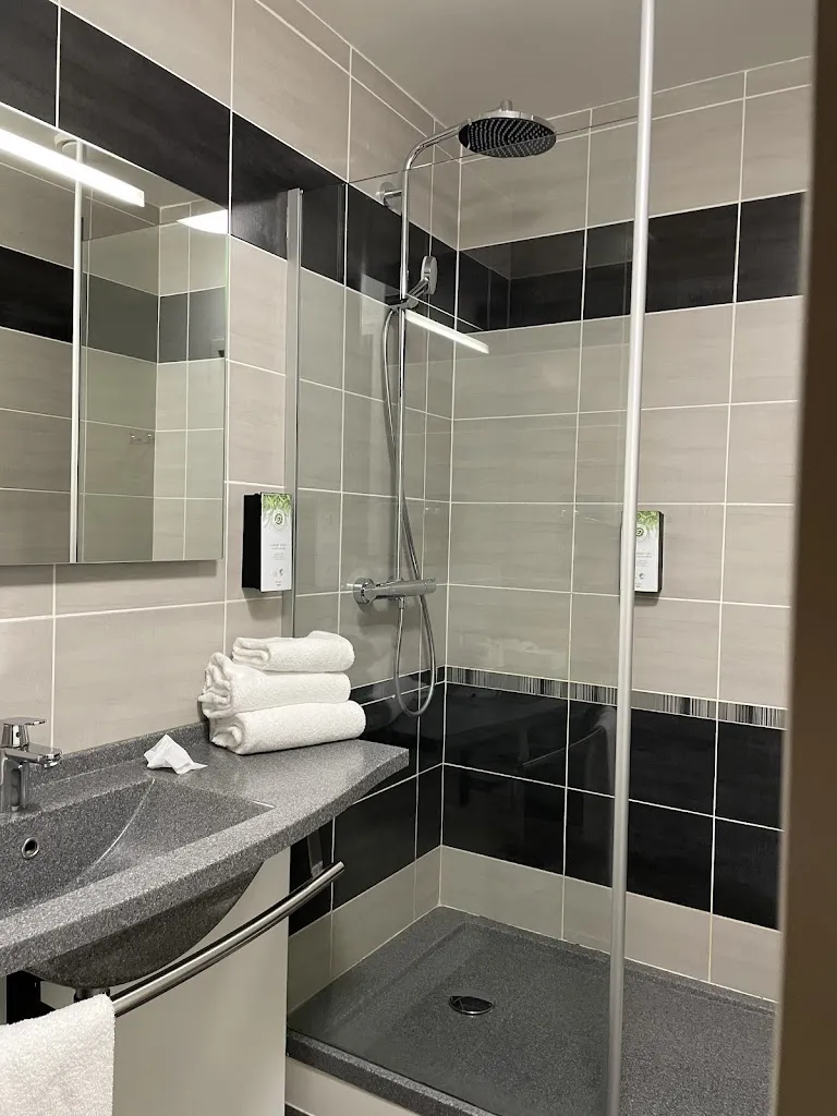 GUYLENE DEJEAN_La Nouvelle Vague_Auray_review