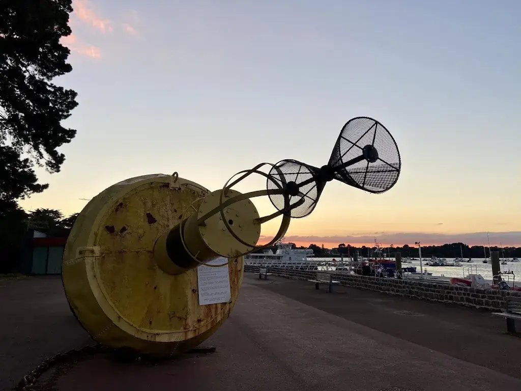 Niall Bickersteth_Le Baden-Roc_Baden_review