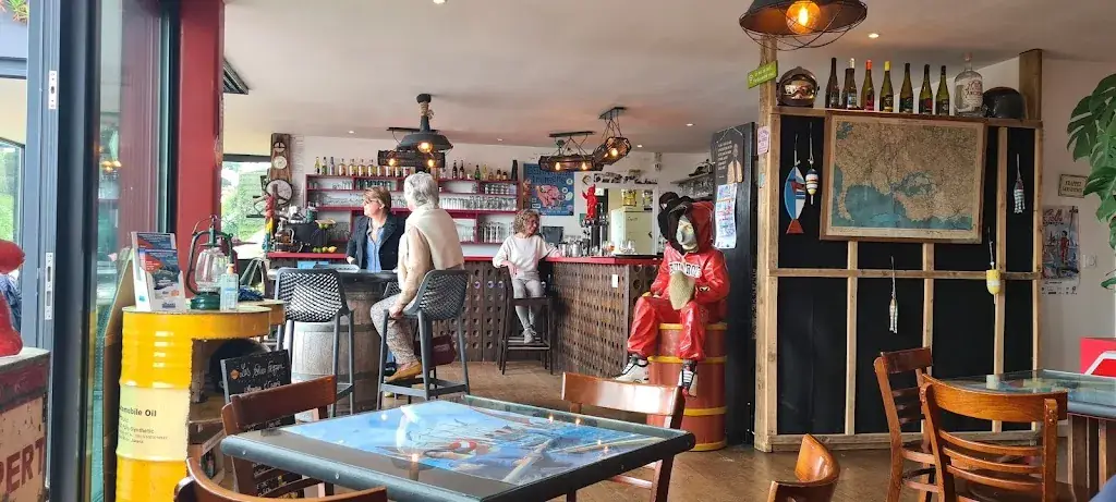 Byron Ravenscroft_La folie berder_Larmor-Baden_review