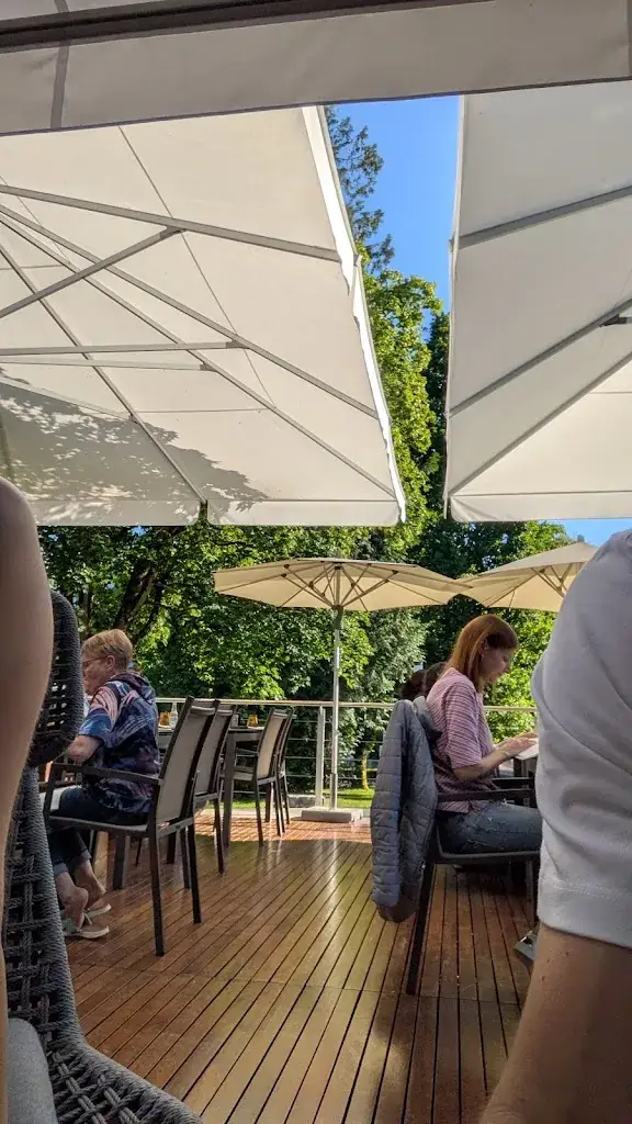 Theodore Hildebrand_PLÜ Restaurant & Lounge_Baden_review