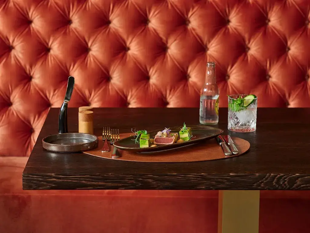 PLÜ Restaurant & Lounge_Baden_slider_image_3