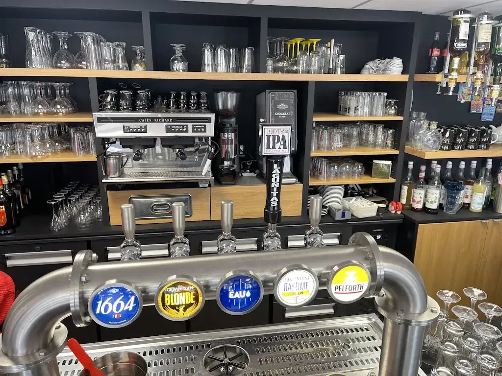 Bar Brasserie Plein Sud restaurante en Larmor-Baden