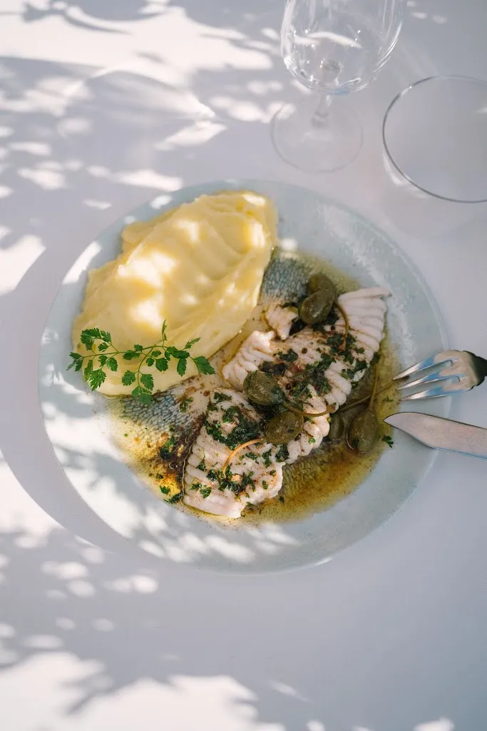 Restaurant La Cale_Sauzon_slider_image_2