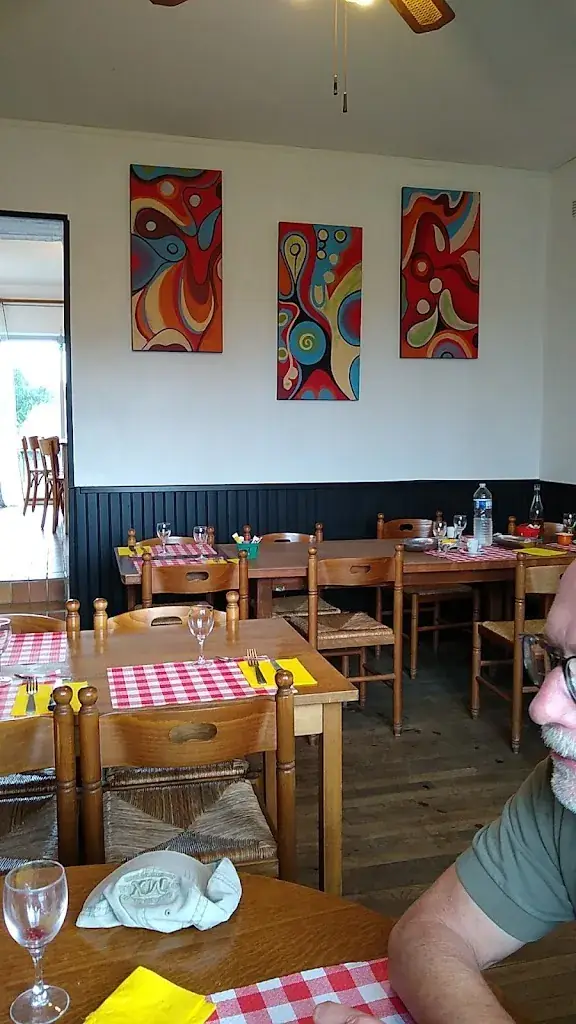 Anthony Melaugh_Le Fleury_Belle-Isle-en-Terre_review