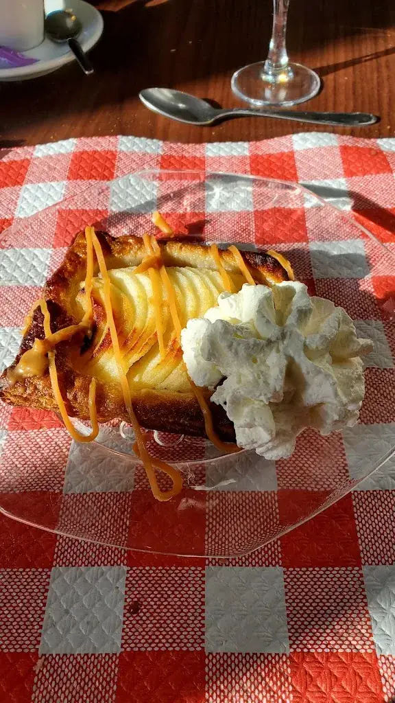 Stephane Charpentier_Le Fleury_Belle-Isle-en-Terre_review