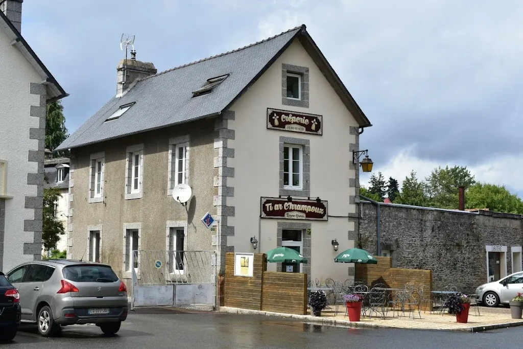 Jeremy Nuttall_Ty Ar C Hrampouz_Belle-Isle-en-Terre_review