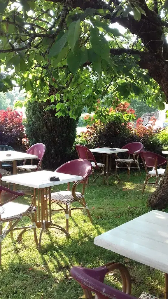 La Taverne restaurant in Baud