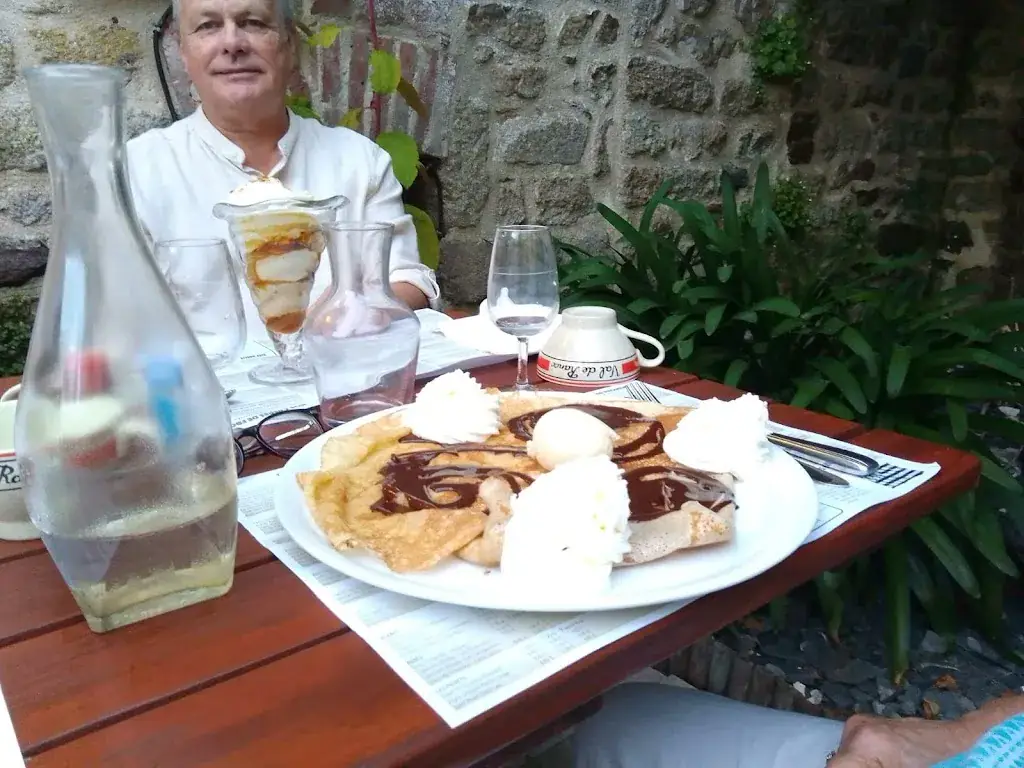 Alan Shaun Desmond_Au Bon Vieux Temps_Baud_review