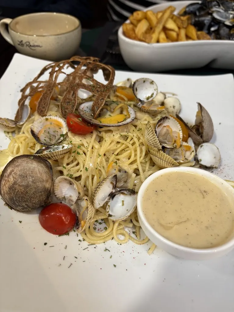 Lucile “LL” L._La régate_Arzon_recensione