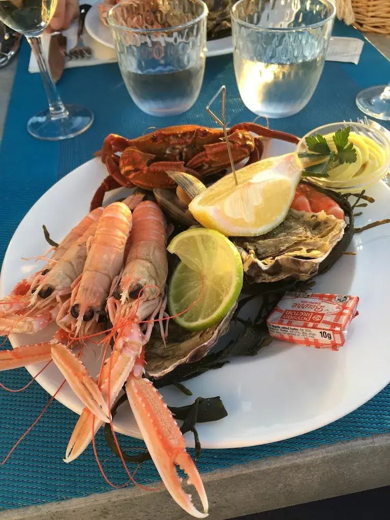 Anna Zykova_Restaurant Le Marin_Arzon_review